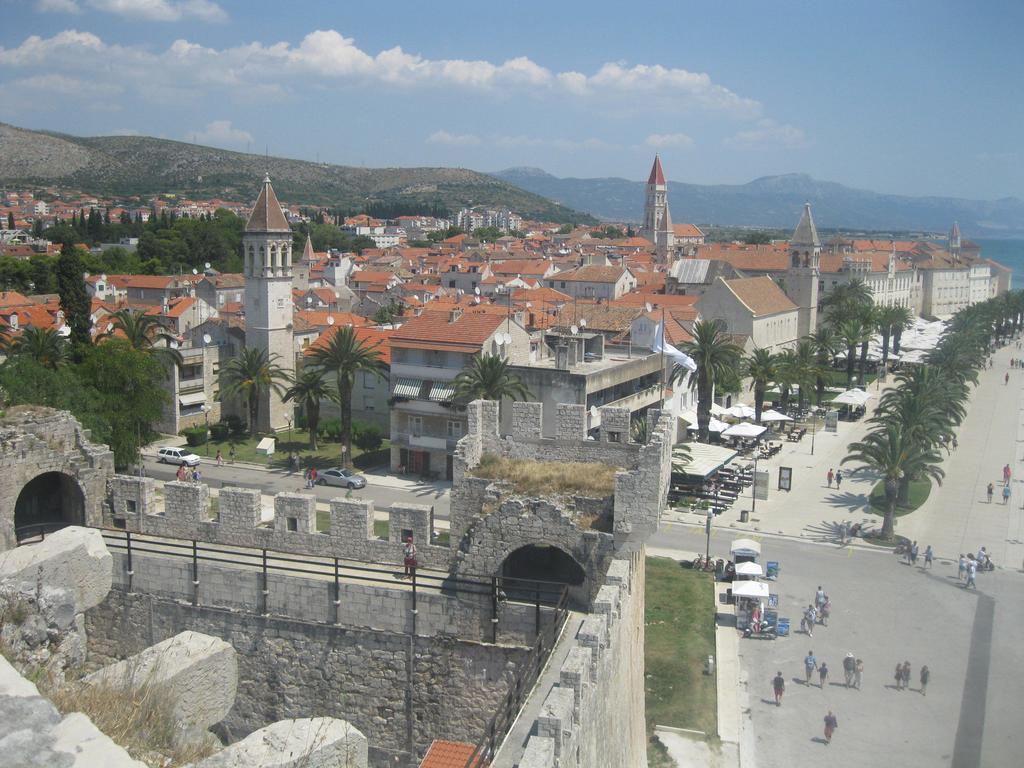 Apartments Villa Macola Trogir Exterior photo